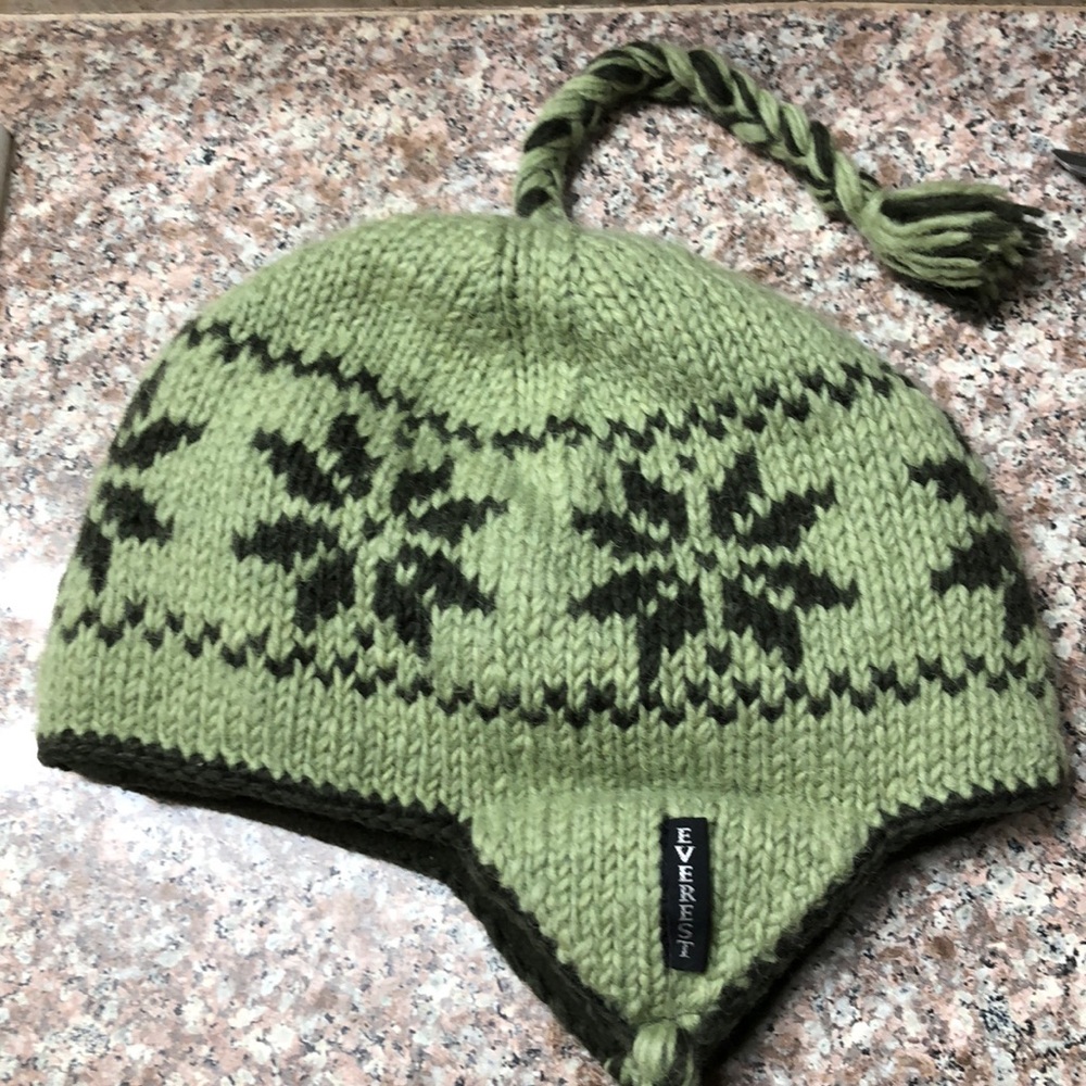 Green beanie